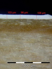 Detailansicht einer Schichtdickenmessung von einem Fenster; Angaben in Mikrometern